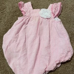 Crown and Ivy seersucker bubble